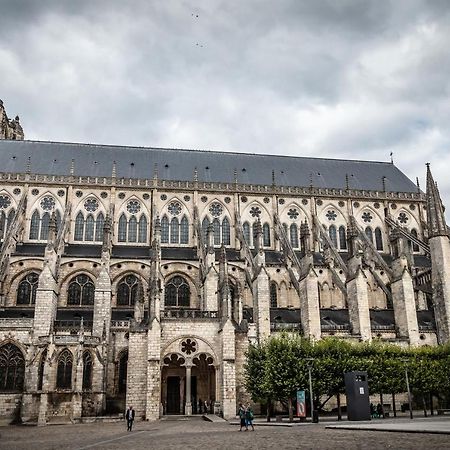 L'Hotel De Panette, Charpente Historique - Cathedrale Bourges Exterior foto